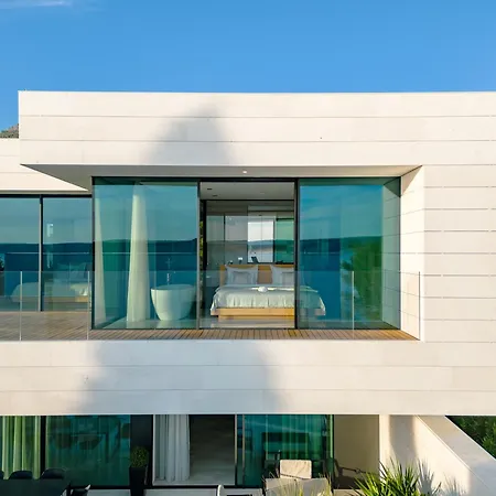 5-Star Villa Calma II With Heated Pool & Jacuzzi Oasis-3